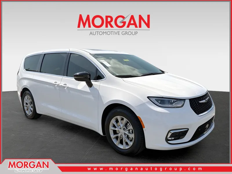 2026 Chrysler Pacifica Limited in White — front three-quarter view