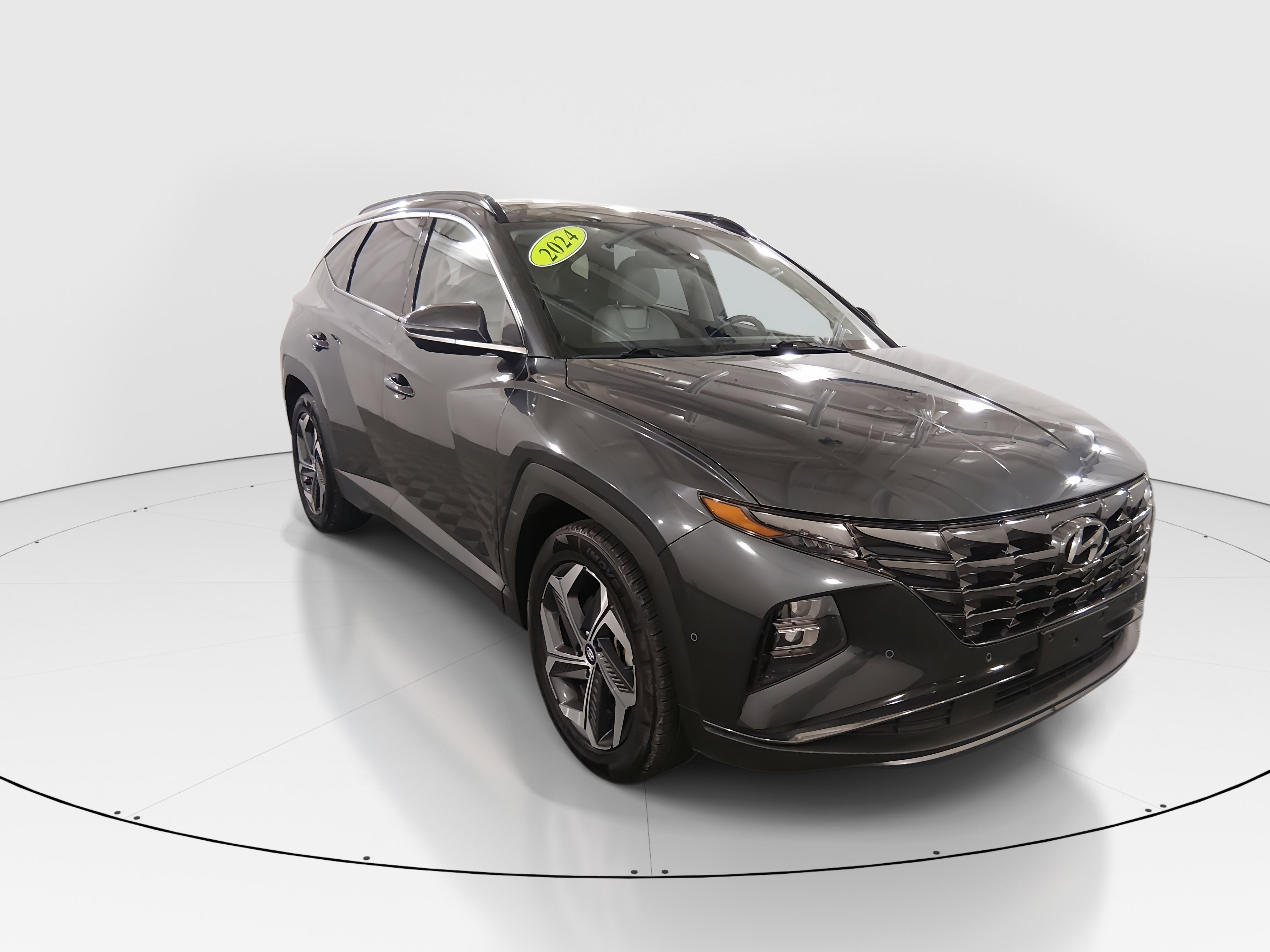 2024 Hyundai Tucson Limited FWD — front three-quarter view