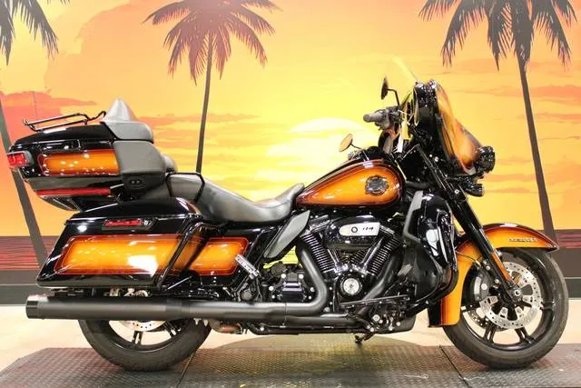 2024 Harley-Davidson® FLHTK - Ultra Limited® — front three-quarter view