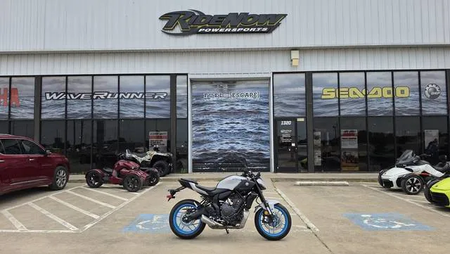 2026 Yamaha MT-07 — front three-quarter view