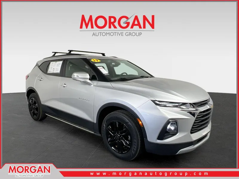 2019 Chevrolet Blazer Base in Silver Ice Metallic — front three-quarter view