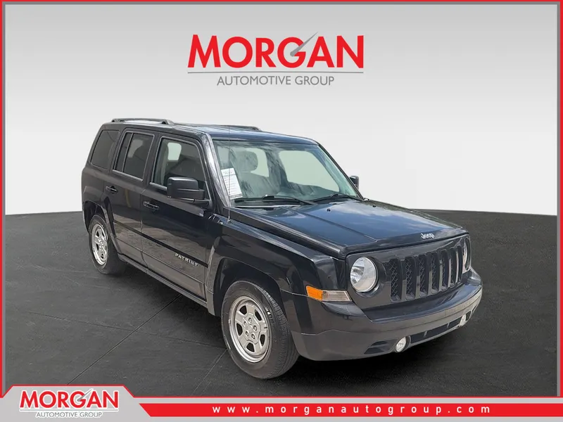 2016 Jeep Patriot Sport in Black Clearcoat — front three-quarter view