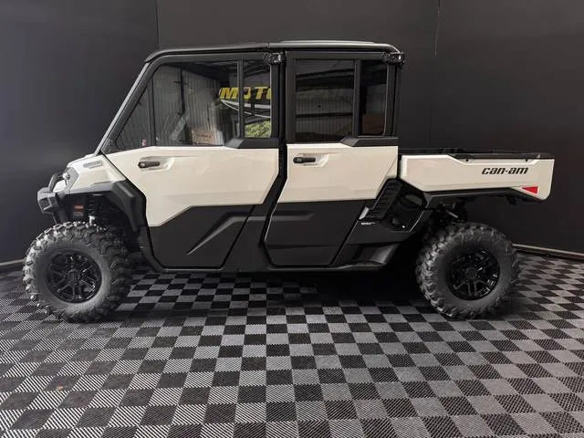 2026 Can-Am® Defender MAX Limited HD11