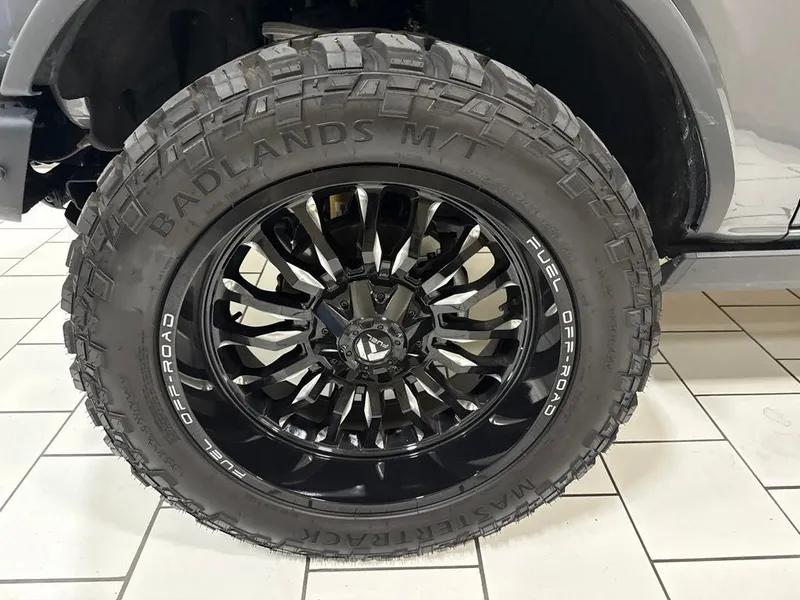 2024 Ford Bronco Badlands in Carbonized Gray Metallic — front three-quarter view