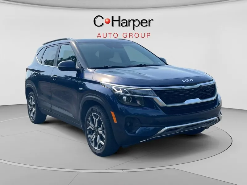 2022 Kia Seltos EX in Blue — front three-quarter view