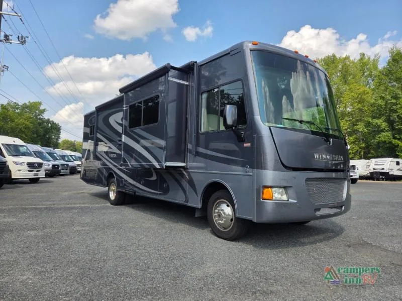 2014 Winnebago Vista — front three-quarter view