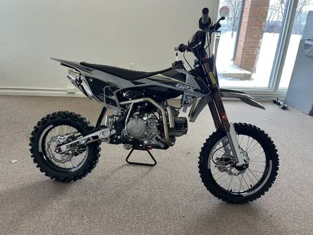 2024 Pitster Pro FSE 190 — front three-quarter view