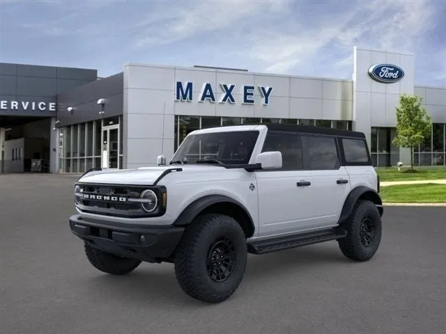 2026 Ford Bronco Outer Banks® in Oxford White — front three-quarter view