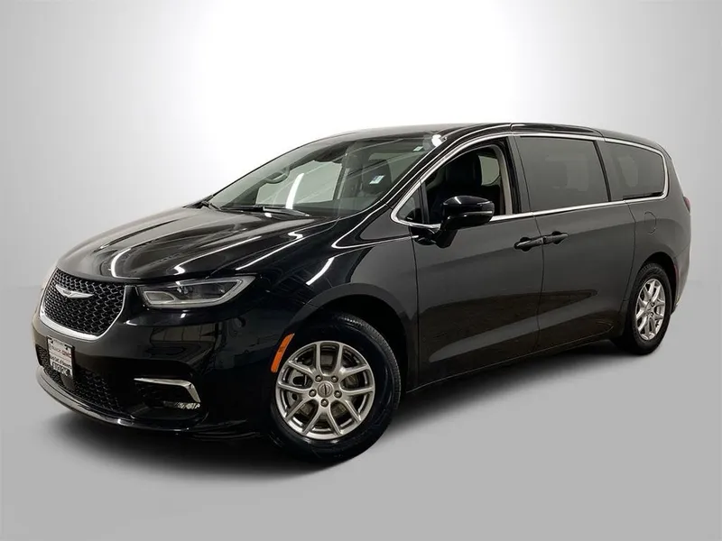2024 Chrysler Pacifica Touring L in Blk/Black — front three-quarter view