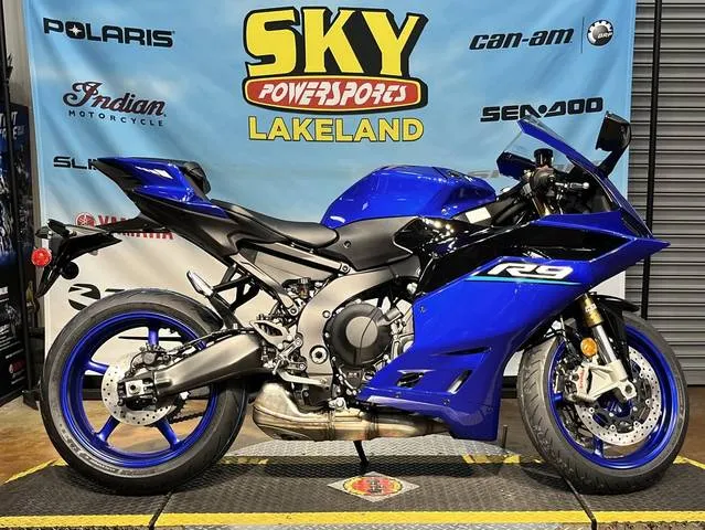 2026 Yamaha YZF-R9 — front three-quarter view