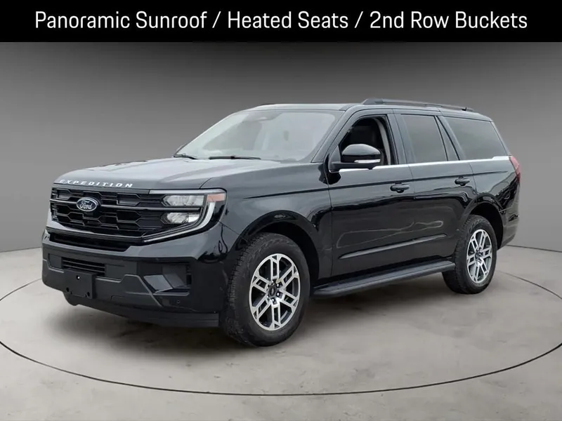 2025 Ford Expedition Active in Agate Black Metallic — front three-quarter view