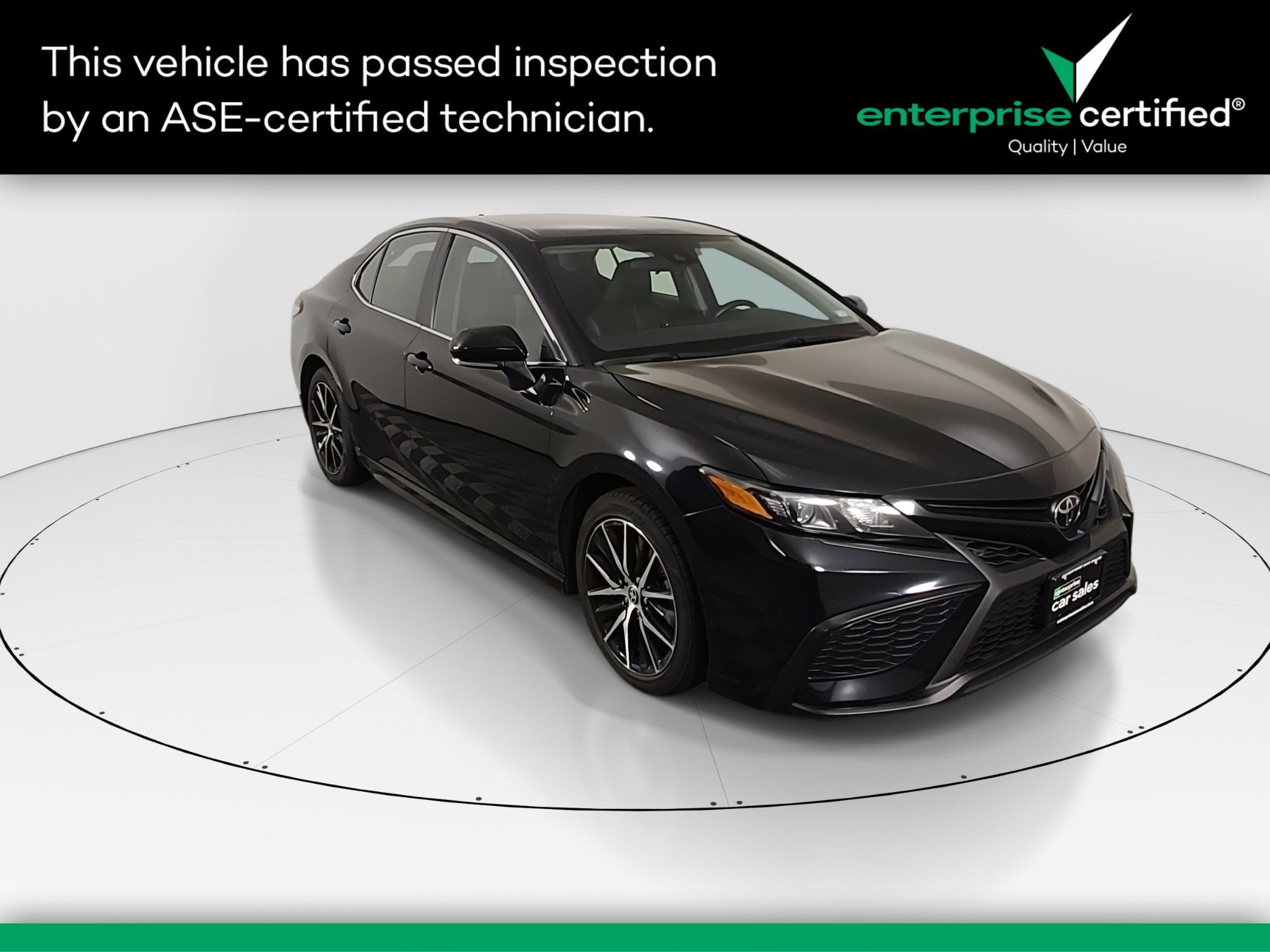 2024 Toyota Camry SE Auto — front three-quarter view