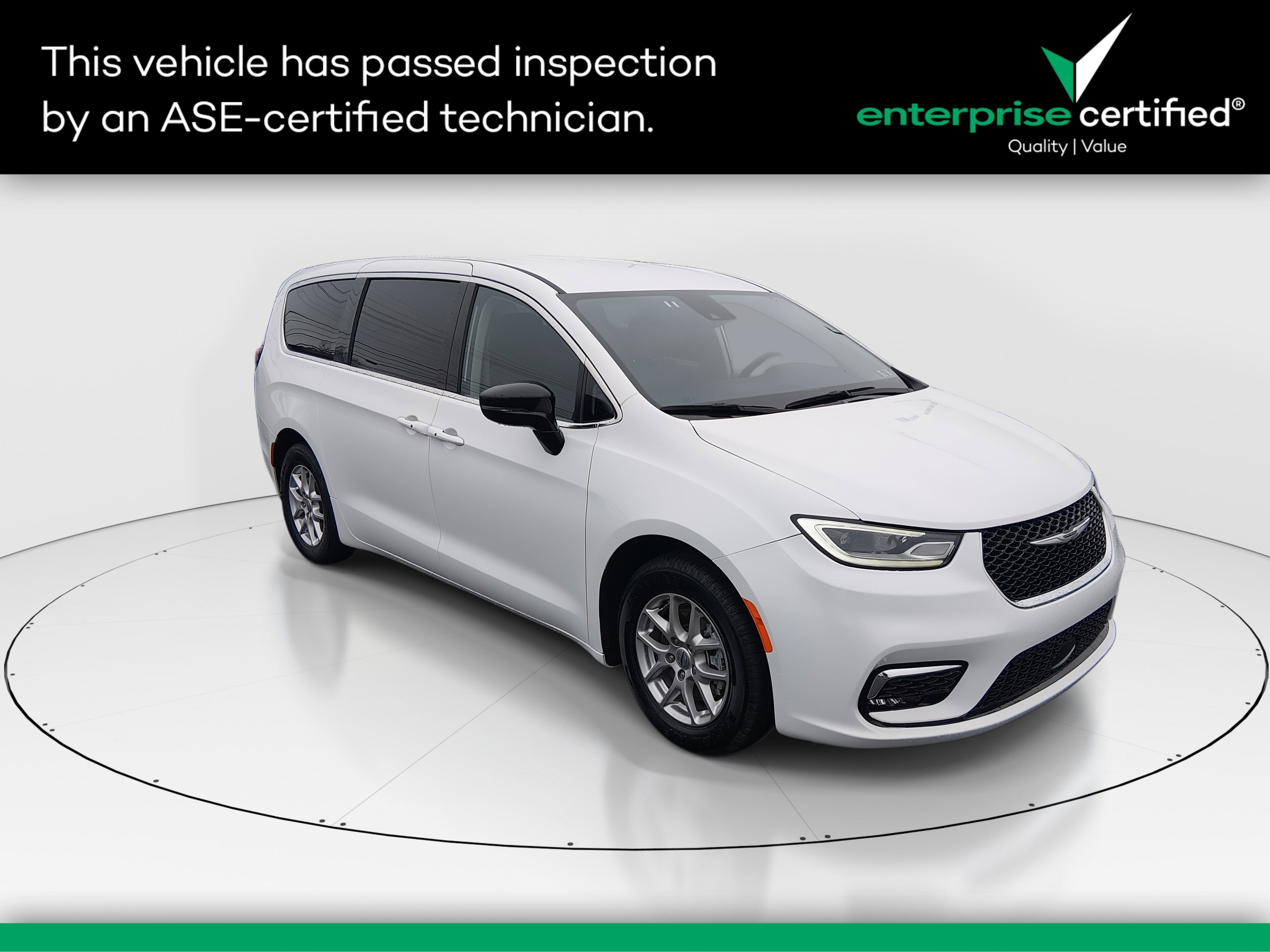 2024 Chrysler Pacifica Touring L FWD — front three-quarter view