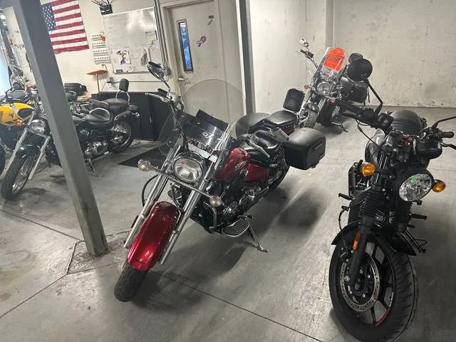 2009 Yamaha V Star 650 — front three-quarter view