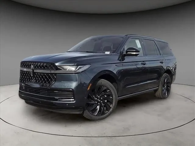 2025 Lincoln Navigator Reserve in Blue Metallic — front three-quarter view
