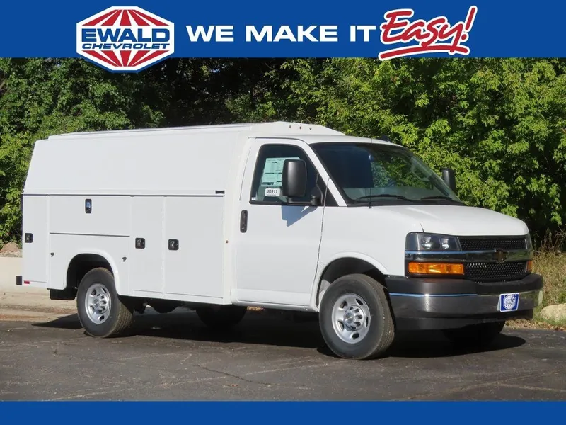 2025 Chevrolet Express 3500 KNAPHEIDE 56" ULTRA-LOW KUV129SU Cutaway in Summit White — front three-quarter view