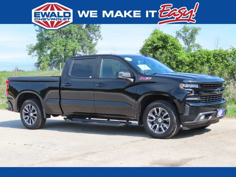 2021 Chevrolet Silverado 1500 RST in Black — front three-quarter view