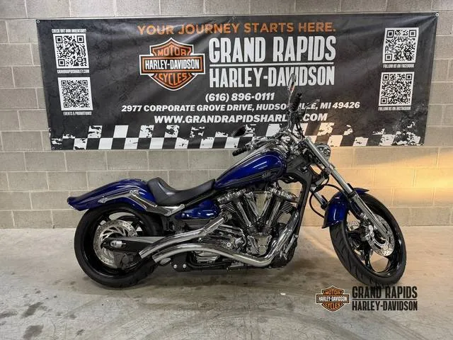 2014 Yamaha Raider® — front three-quarter view