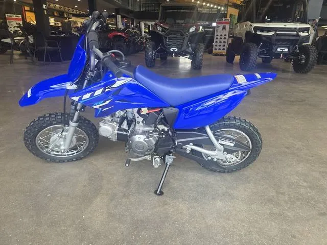 2026 Yamaha TT-R50E — front three-quarter view