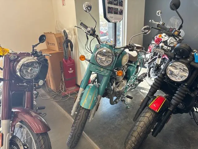 2026 Royal Enfield CLASSIC 650 — front three-quarter view