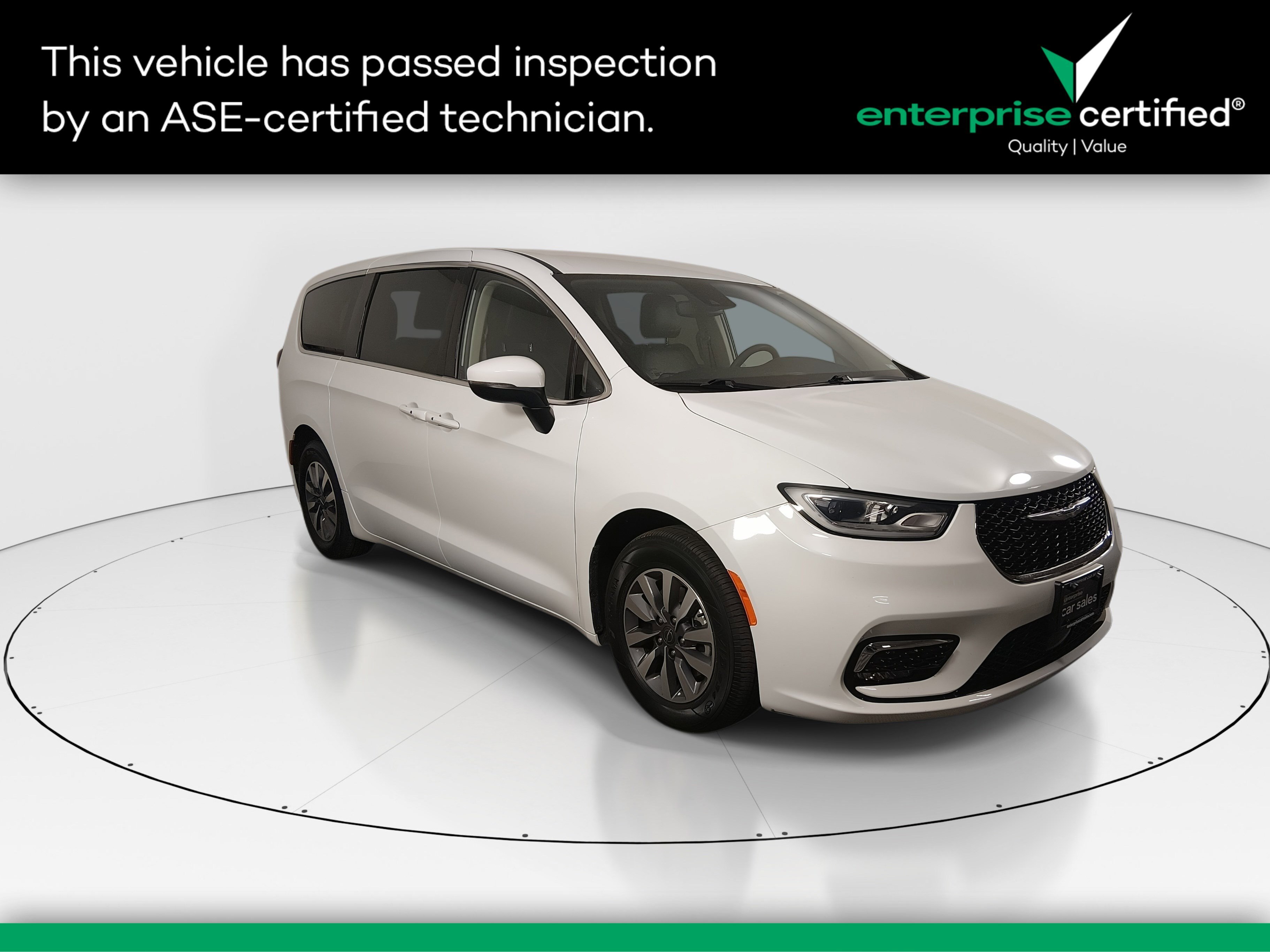 2023 Chrysler Pacifica Hybrid Touring L FWD — front three-quarter view