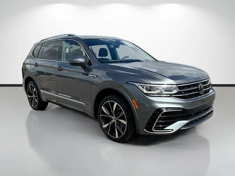 2022 Volkswagen Tiguan 2.0T SEL R-Line — front three-quarter view
