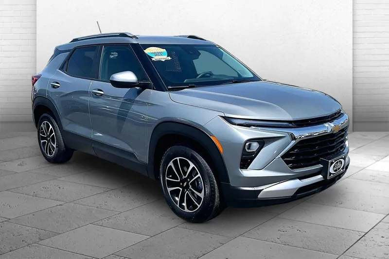 2025 Chevrolet Trailblazer LT in Sterling Gray Metallic — front three-quarter view