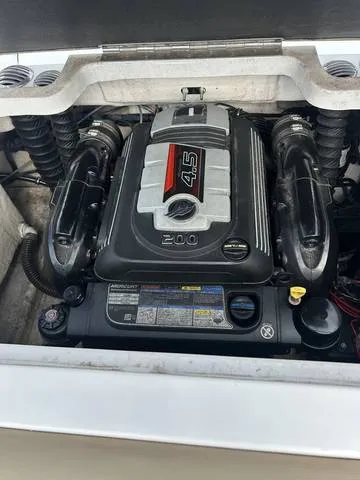 2017 Starcraft Marine MDX 201 — front three-quarter view