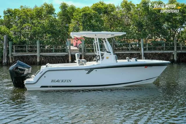 2022 Blackfin 222CC — front three-quarter view