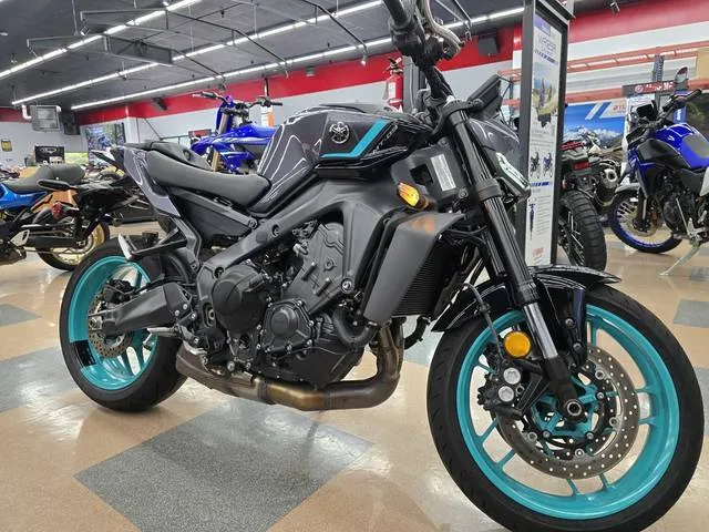 2024 Yamaha MT-09 — front three-quarter view