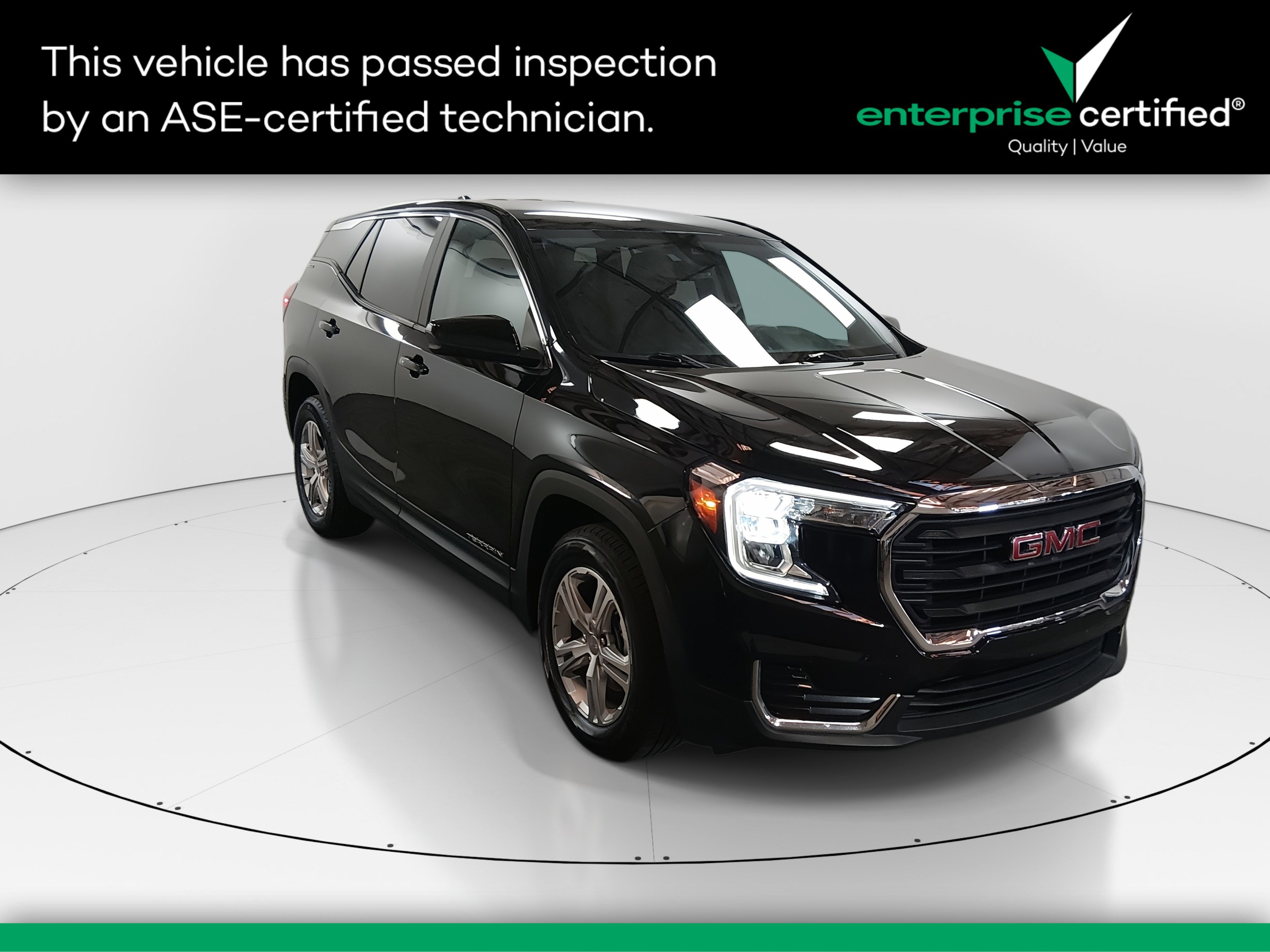 2024 GMC Terrain FWD 4dr SLE — front three-quarter view