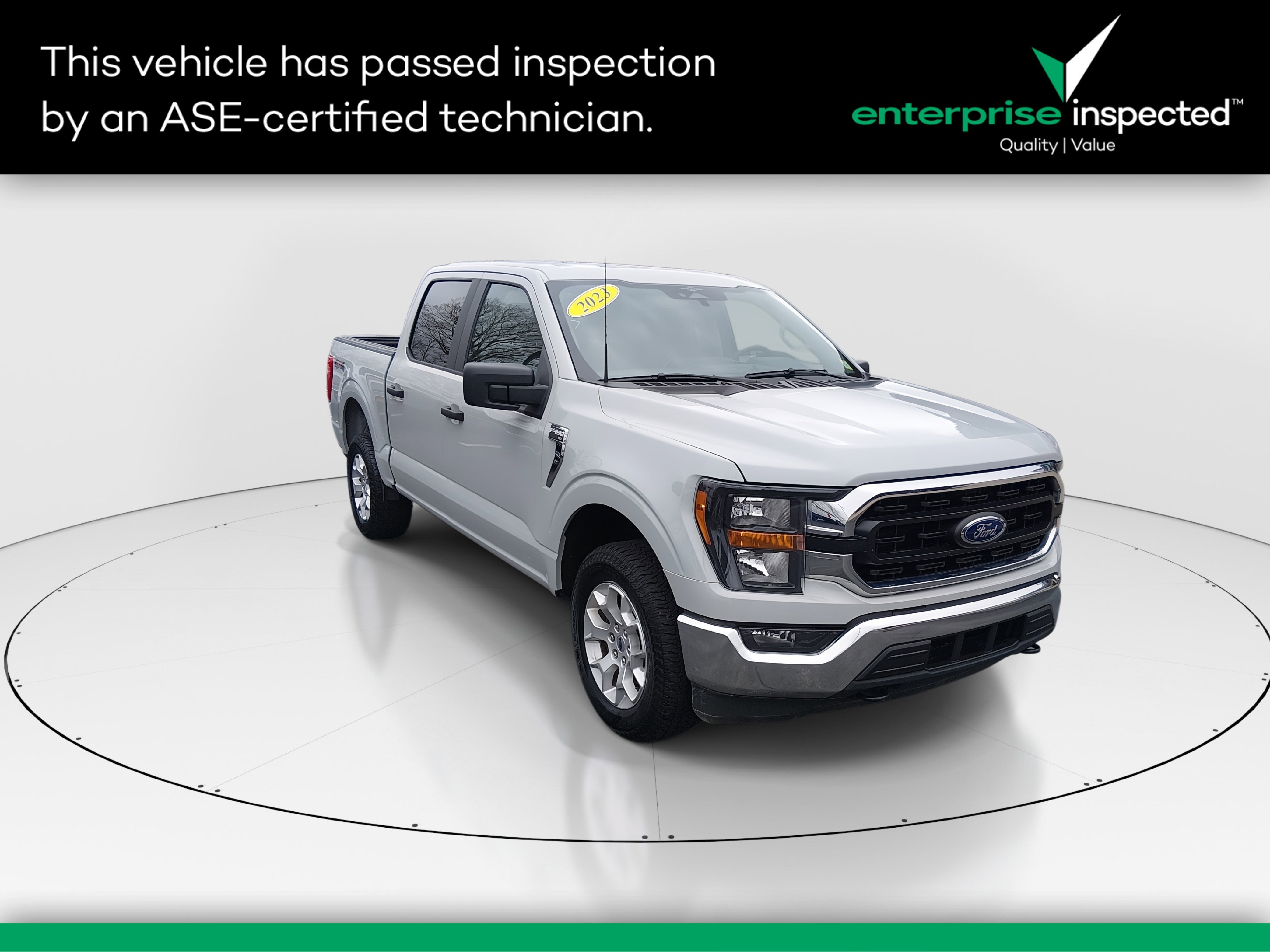2023 Ford F-150 XLT 4WD SuperCrew 5.5' Box — front three-quarter view