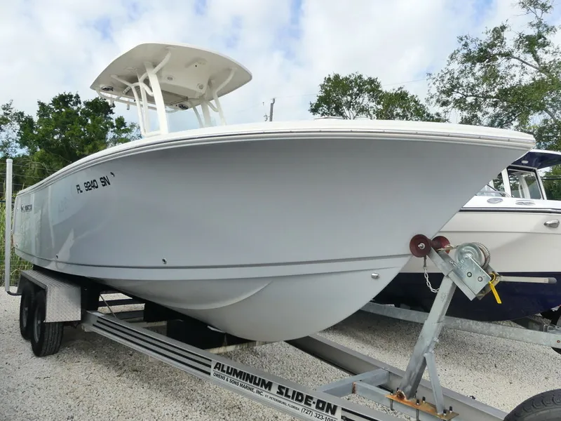 2019 Sailfish 241 CC — front three-quarter view