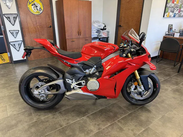 2025 Ducati Panigale V4 S Ducati Red — front three-quarter view