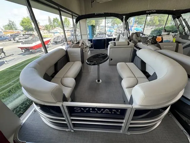 2026 Sylvan MIRAGE 8520 PARTY FISH — front three-quarter view
