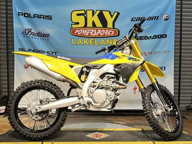 2026 Suzuki RM-Z450 — front three-quarter view