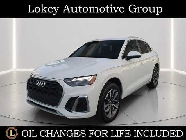 2024 Audi Q5 45 S line Premium Plus quattro in Mythos Black Metallic — front three-quarter view
