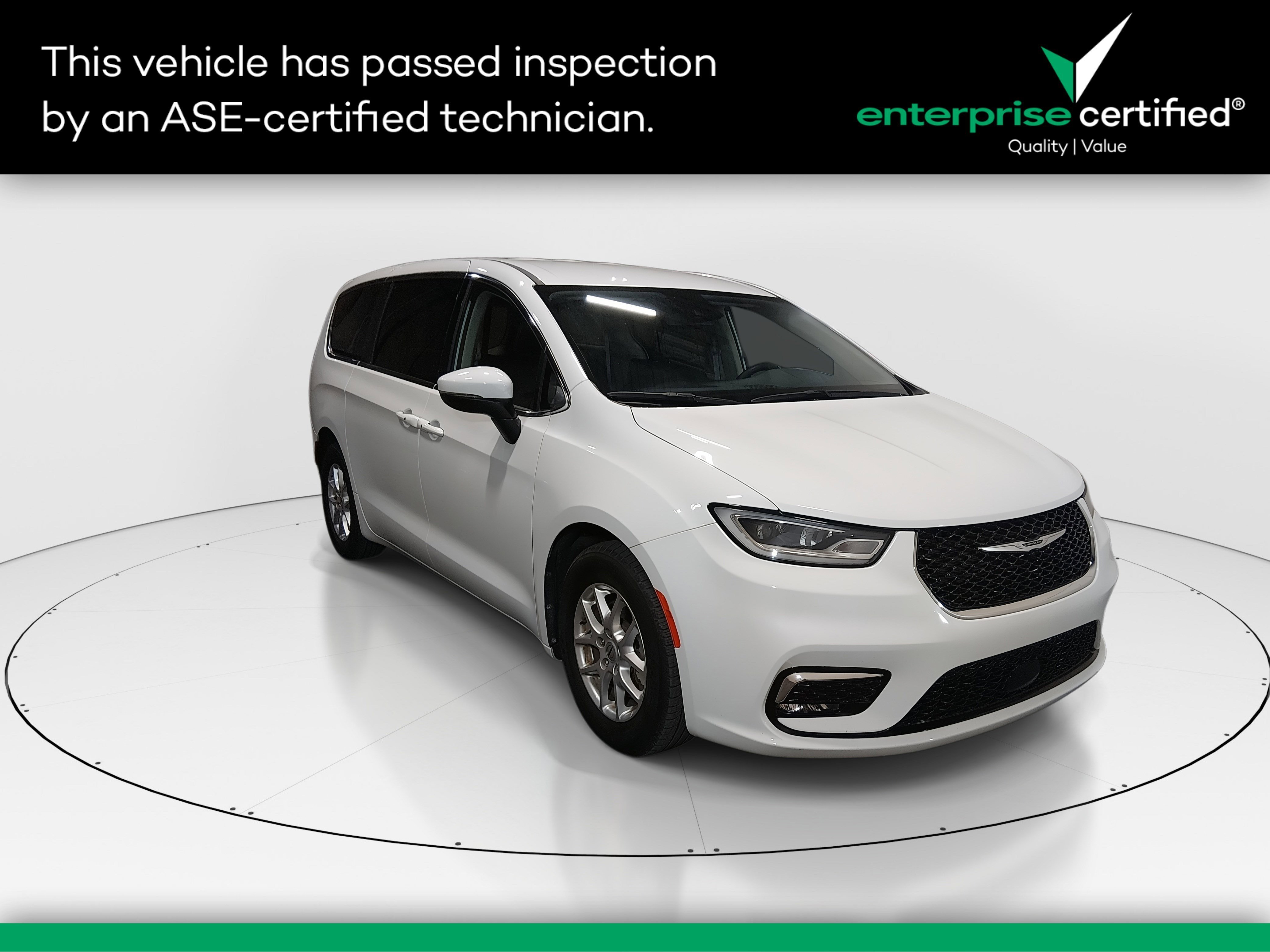 2023 Chrysler Pacifica Touring L FWD — front three-quarter view