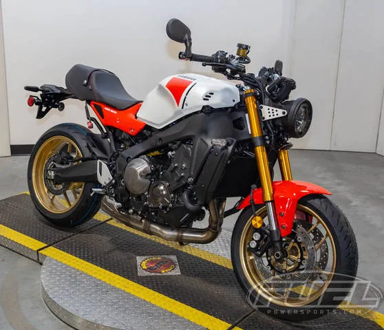 2026 Yamaha XSR900 — front three-quarter view