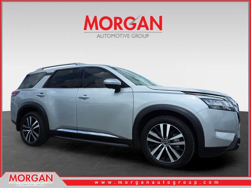2024 Nissan Pathfinder Platinum in Silver — front three-quarter view