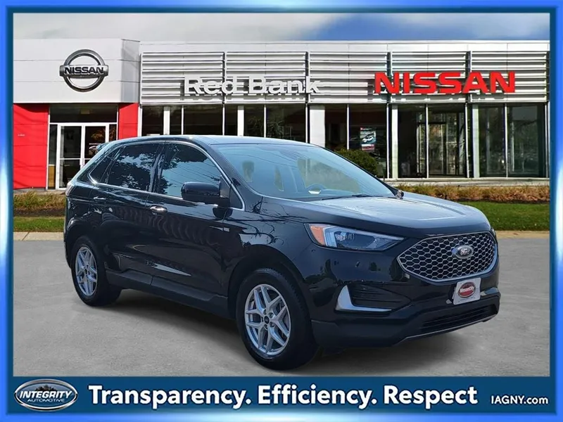 2024 Ford Edge SEL in Black Metallic — front three-quarter view