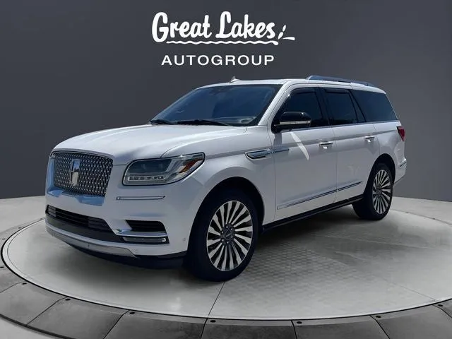 2019 Lincoln Navigator Reserve in White Platinum Clearcoat Metallic — front three-quarter view