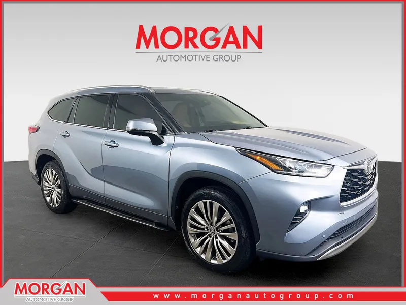 2022 Toyota Highlander Platinum in Gray — front three-quarter view