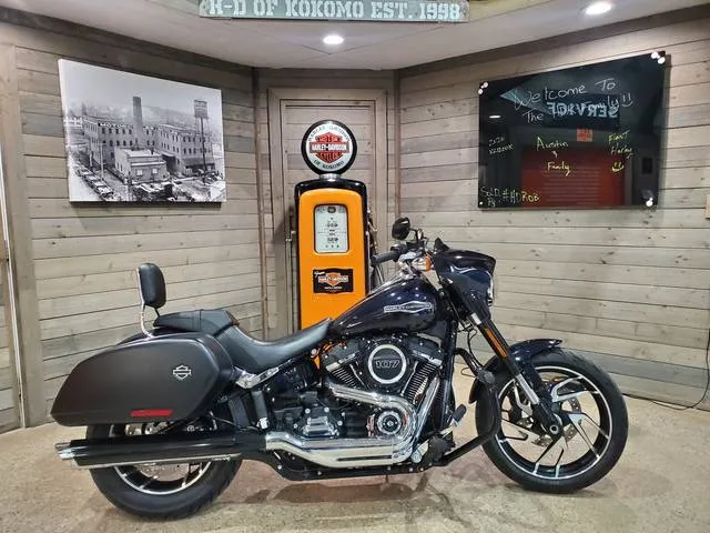 2019 Harley-Davidson® FLSB - Softail® Sport Glide® — front three-quarter view