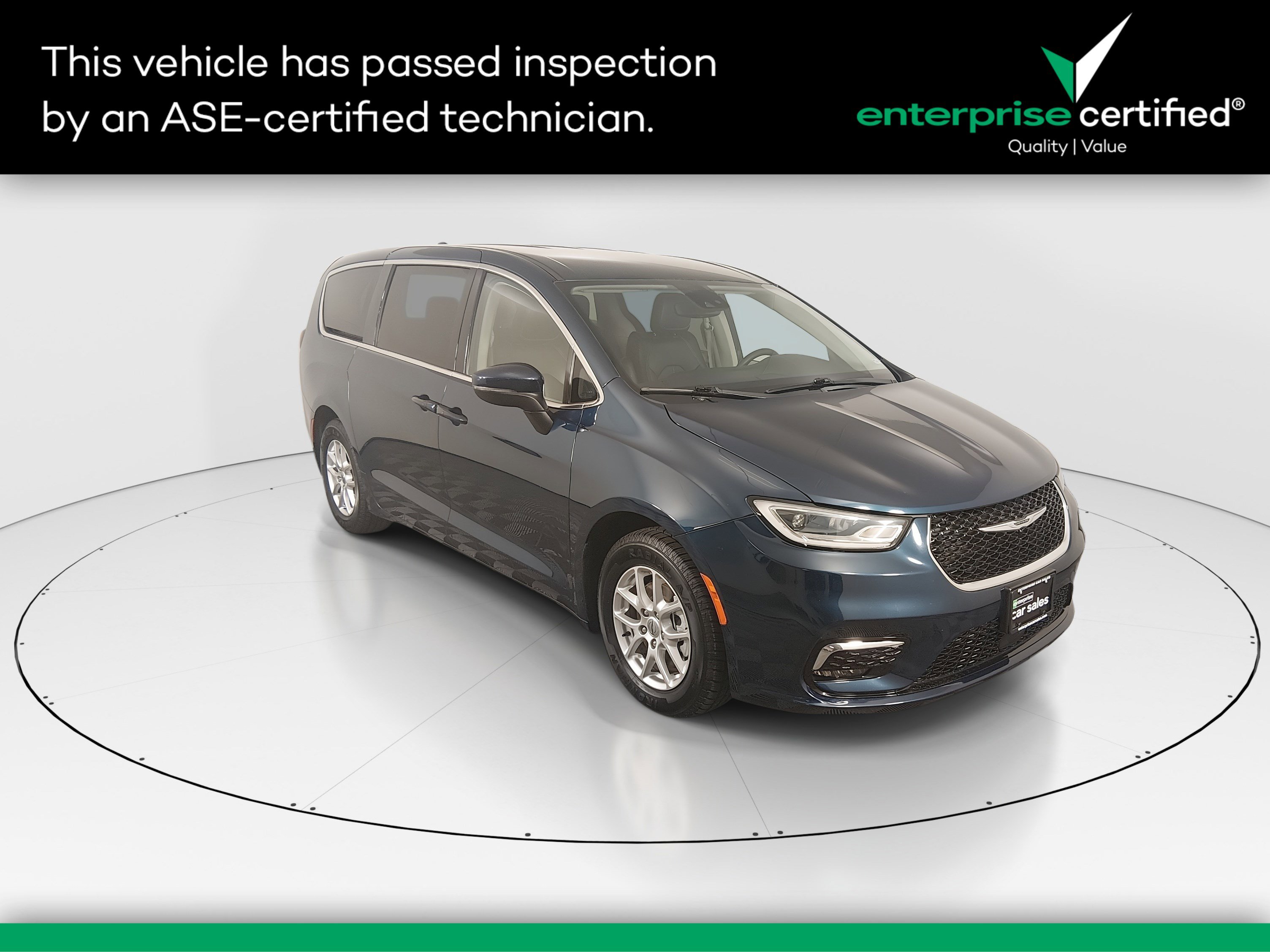 2023 Chrysler Pacifica Touring L FWD — front three-quarter view