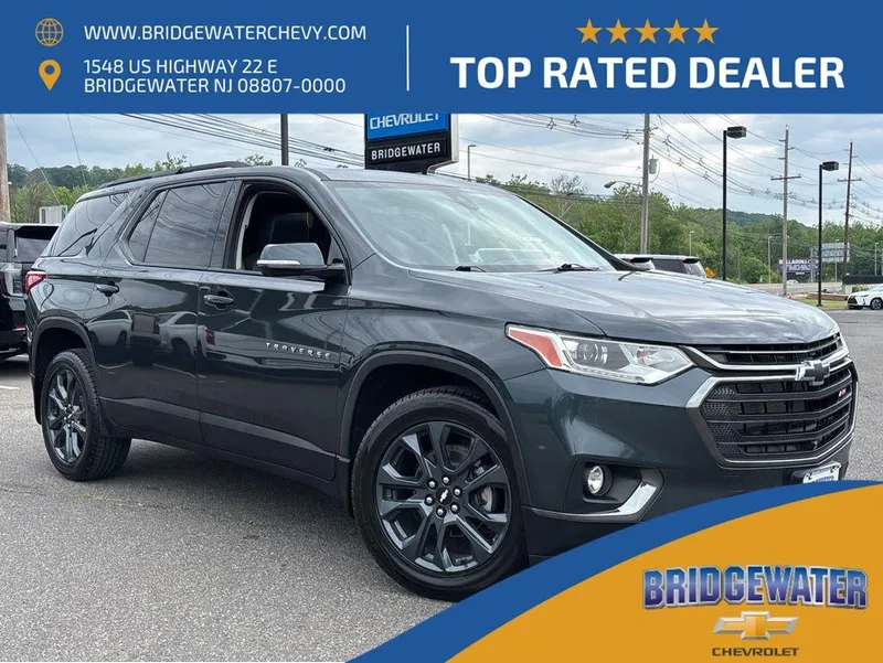 2020 Chevrolet Traverse RS in Graphite Metallic — front three-quarter view