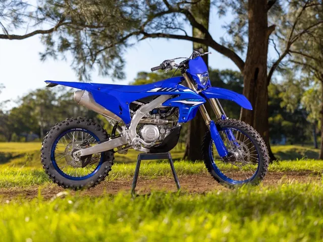 2026 Yamaha WR450F — front three-quarter view