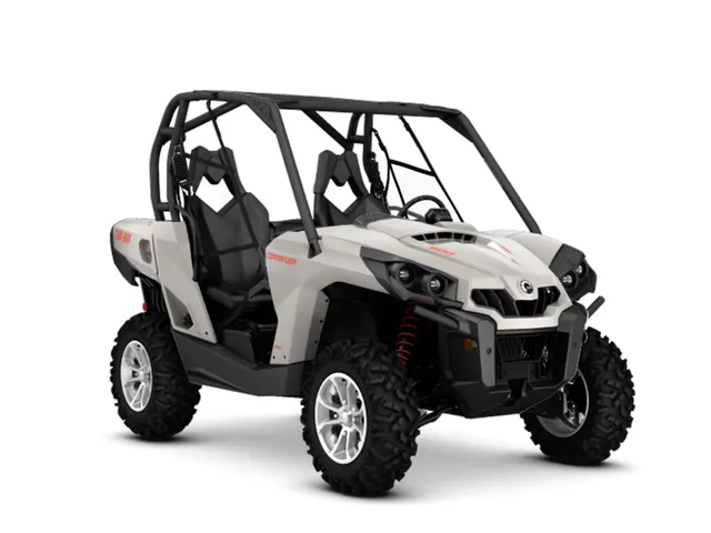 2016 Can-Am® Commander DPS 800R — front three-quarter view