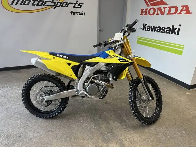 2026 Suzuki RM-Z250 — front three-quarter view