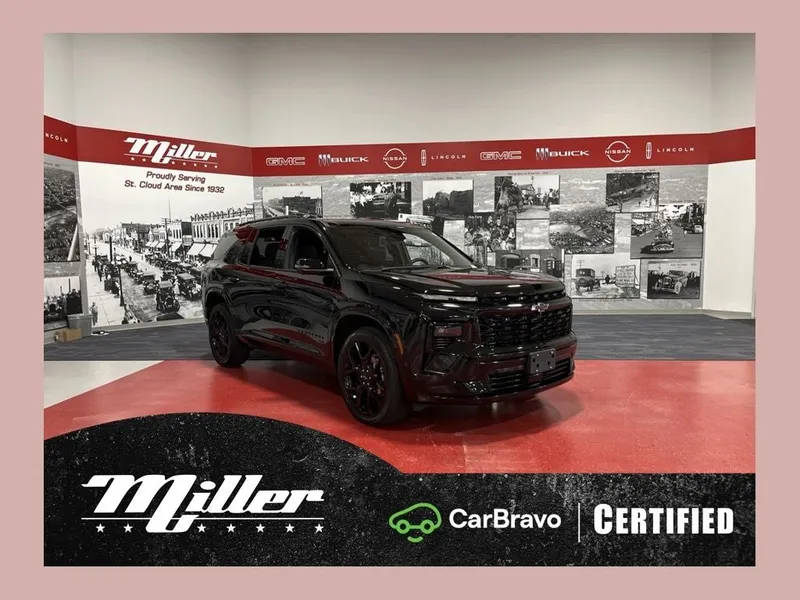 2024 Chevrolet Traverse RS in Mosaic Black Metallic — front three-quarter view